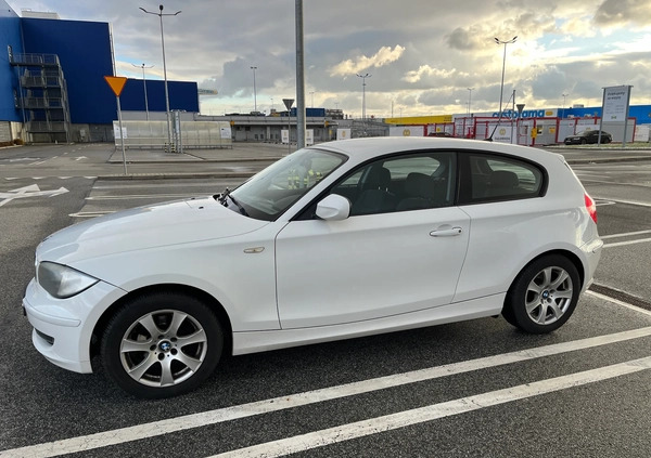BMW Seria 1 cena 22500 przebieg: 211000, rok produkcji 2011 z Miłosław małe 301